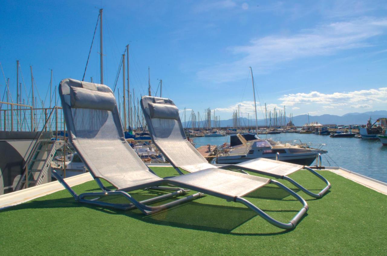 Houseboat Cagliari Hotel Ngoại thất bức ảnh