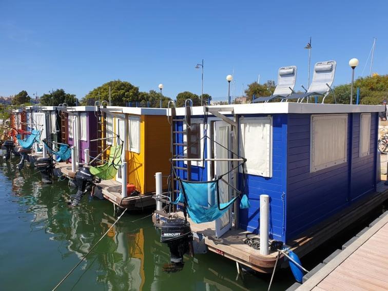 Houseboat Cagliari Hotel Ngoại thất bức ảnh
